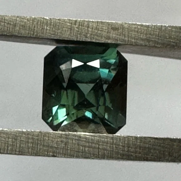 REAL Teal / Green NATURAL Sapphire - 1.09 Carats - NO HEAT - Kenya